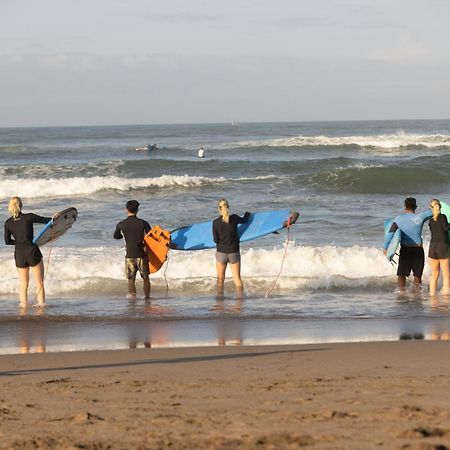 Zentiga Surf Hostel Canggu Екстериор снимка