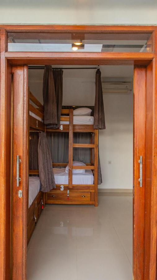 Zentiga Surf Hostel Canggu Екстериор снимка