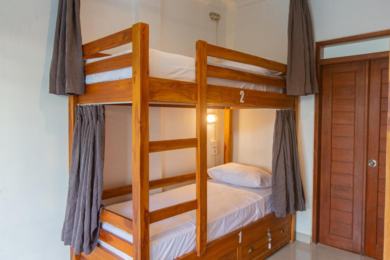 Zentiga Surf Hostel Canggu Екстериор снимка