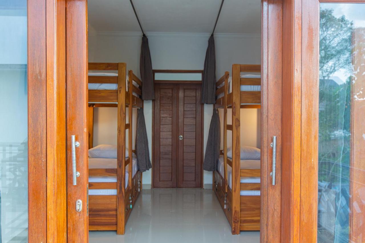 Zentiga Surf Hostel Canggu Екстериор снимка
