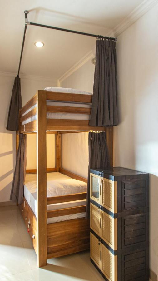 Zentiga Surf Hostel Canggu Екстериор снимка