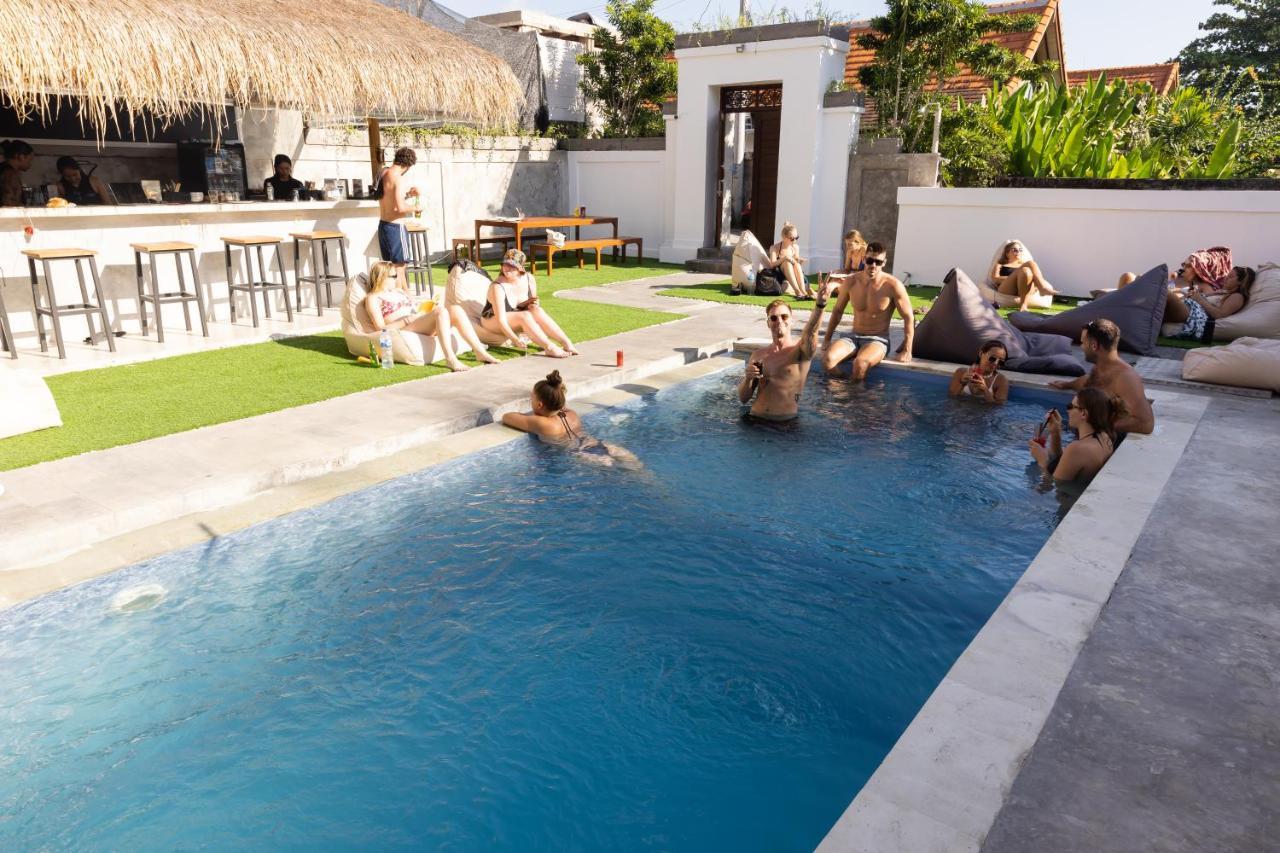 Zentiga Surf Hostel Canggu Екстериор снимка
