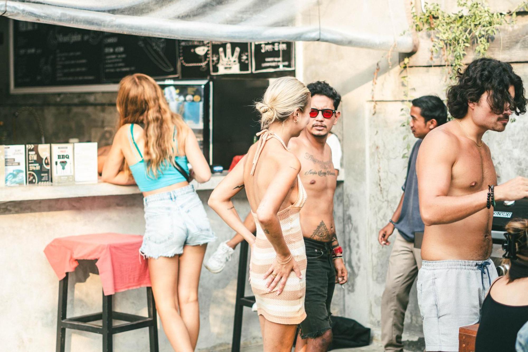 Zentiga Surf Hostel Canggu Екстериор снимка