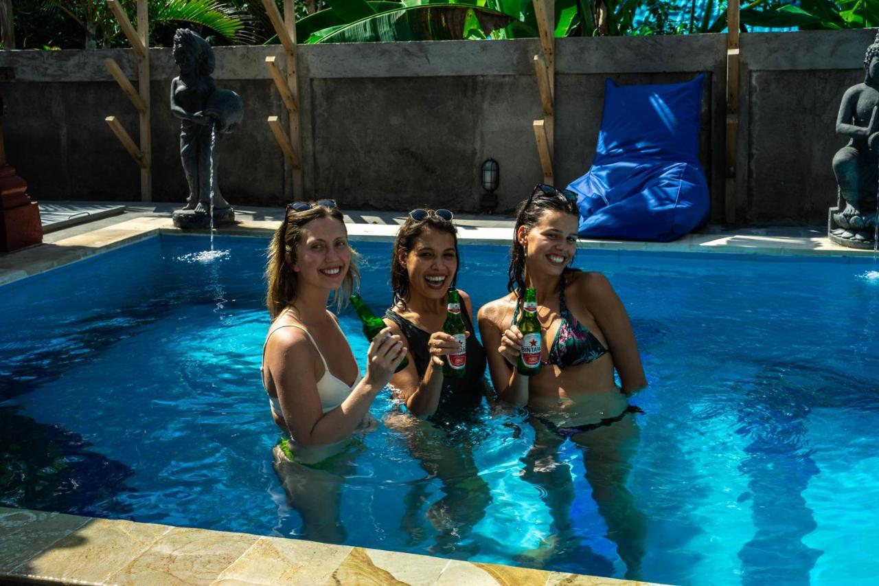 Zentiga Surf Hostel Canggu Екстериор снимка
